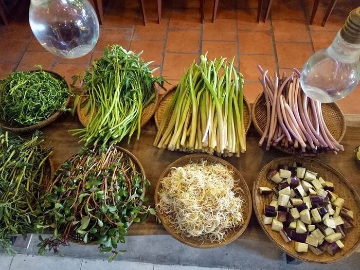 Lẩu mắm U Minh Hạ với rau đồng tươi ngon