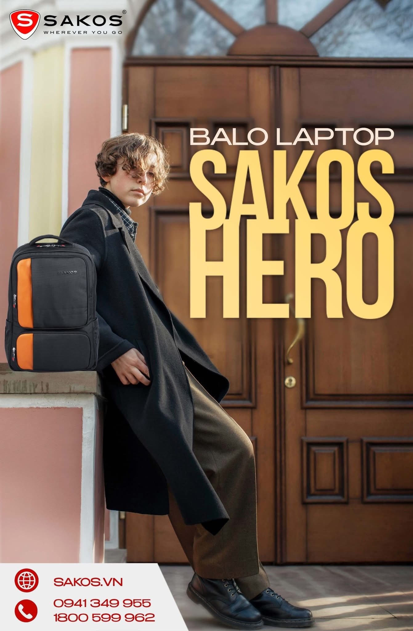 Một chiếc balo laptop Sakos Hero màu đen được trưng bày