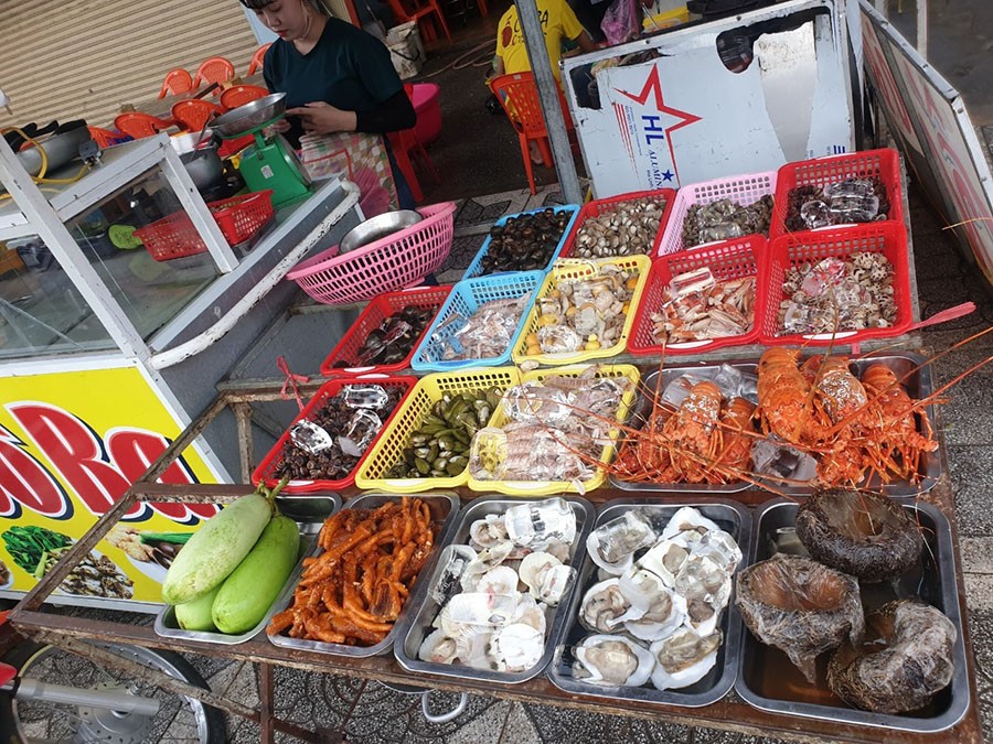 Cô Ba là quán ăn ngon Cà Mau mà bạn có thể cân nhắc ghé đến thưởng thức hải sản