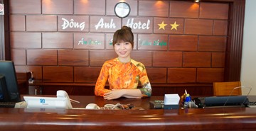 Đội ngũ nhân viên Khách Sạn Đông Anh thân thiện, luôn sẵn sàng phục vụ