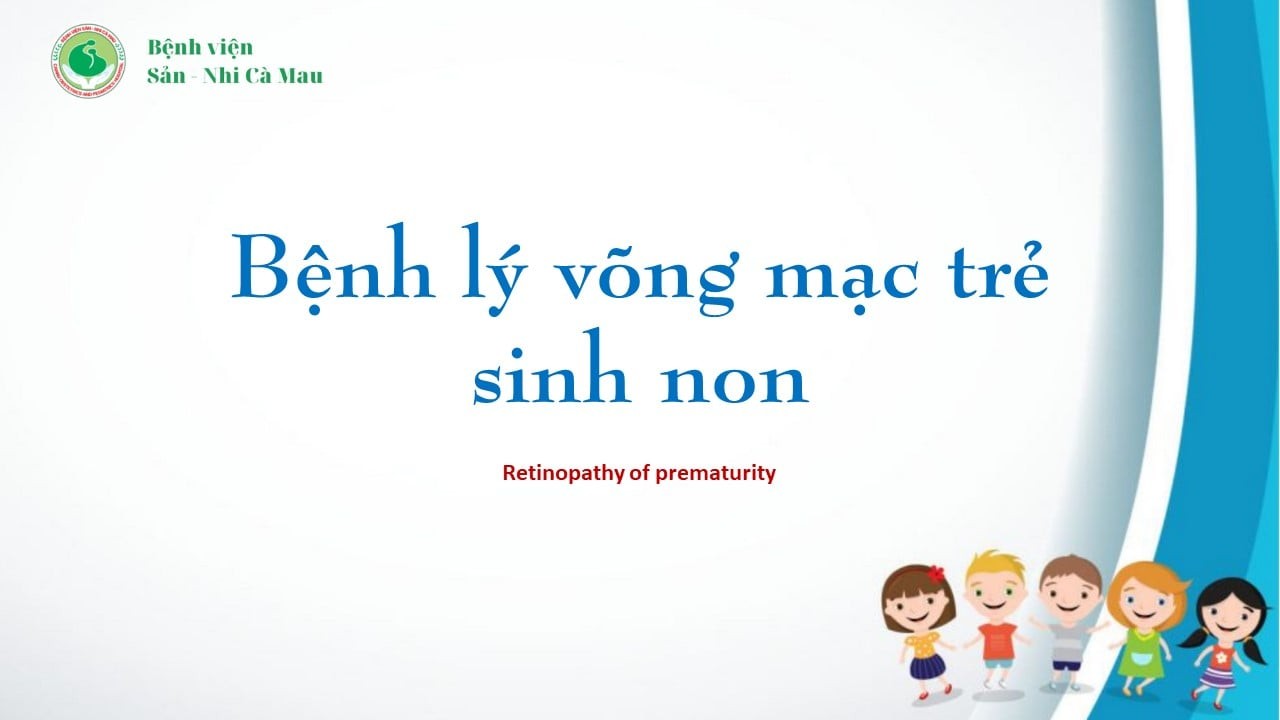 Bác sĩ thăm khám mắt cho trẻ sơ sinh để sàng lọc bệnh lý võng mạc ROP