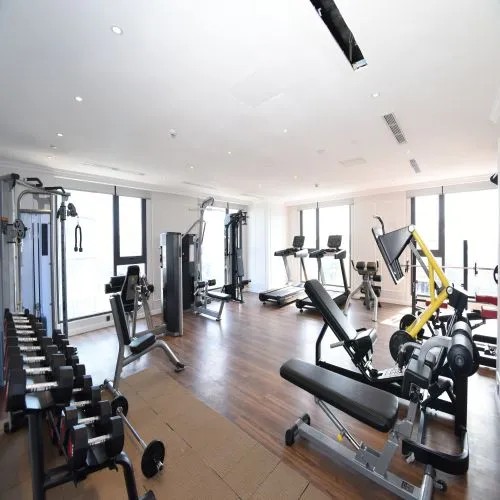 Phòng tập gym hiện đại với đầy đủ trang thiết bị