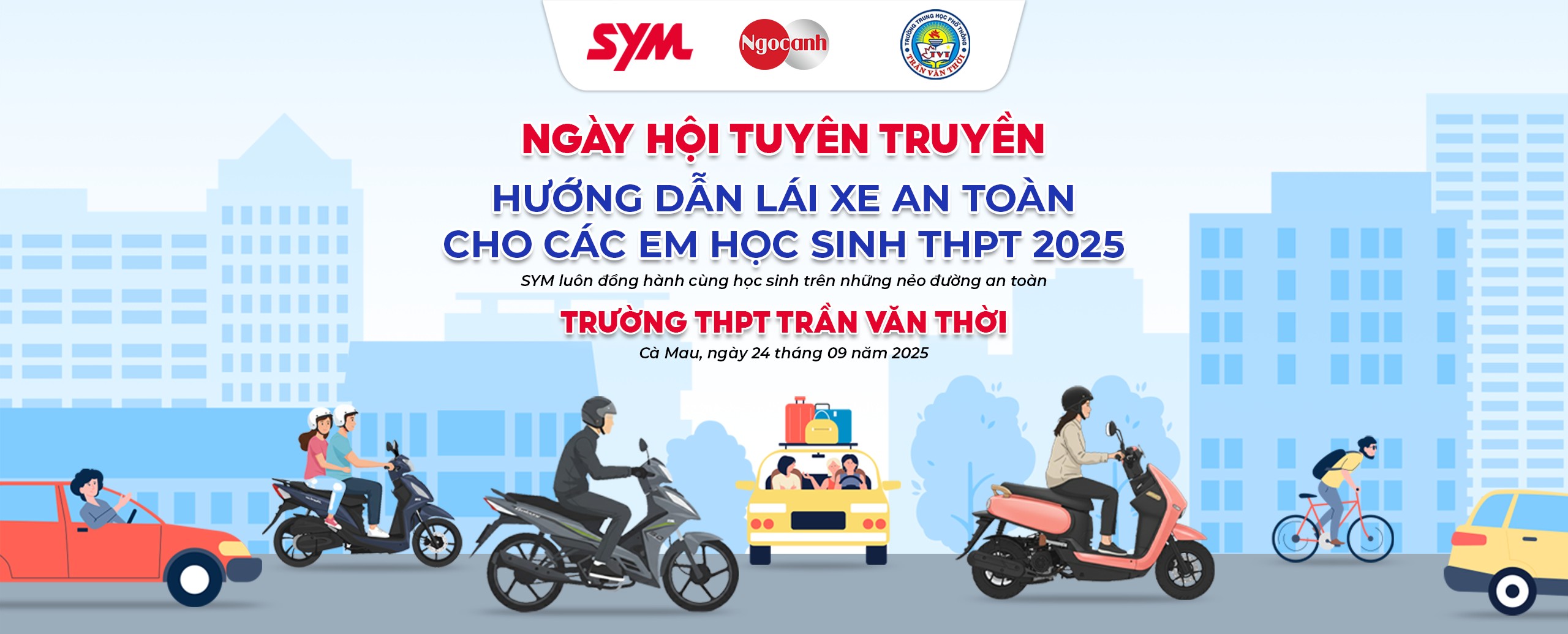 Người dân tham gia ngày hội tuyên truyền và hướng dẫn lái xe an toàn